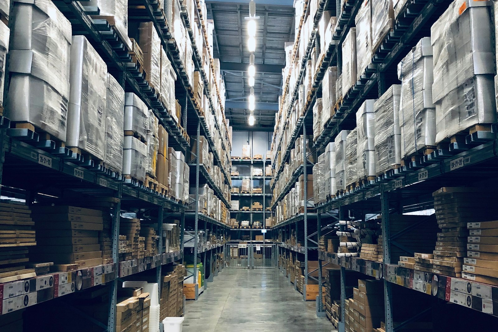 Floor logistics operations: driver shortage impact on rates