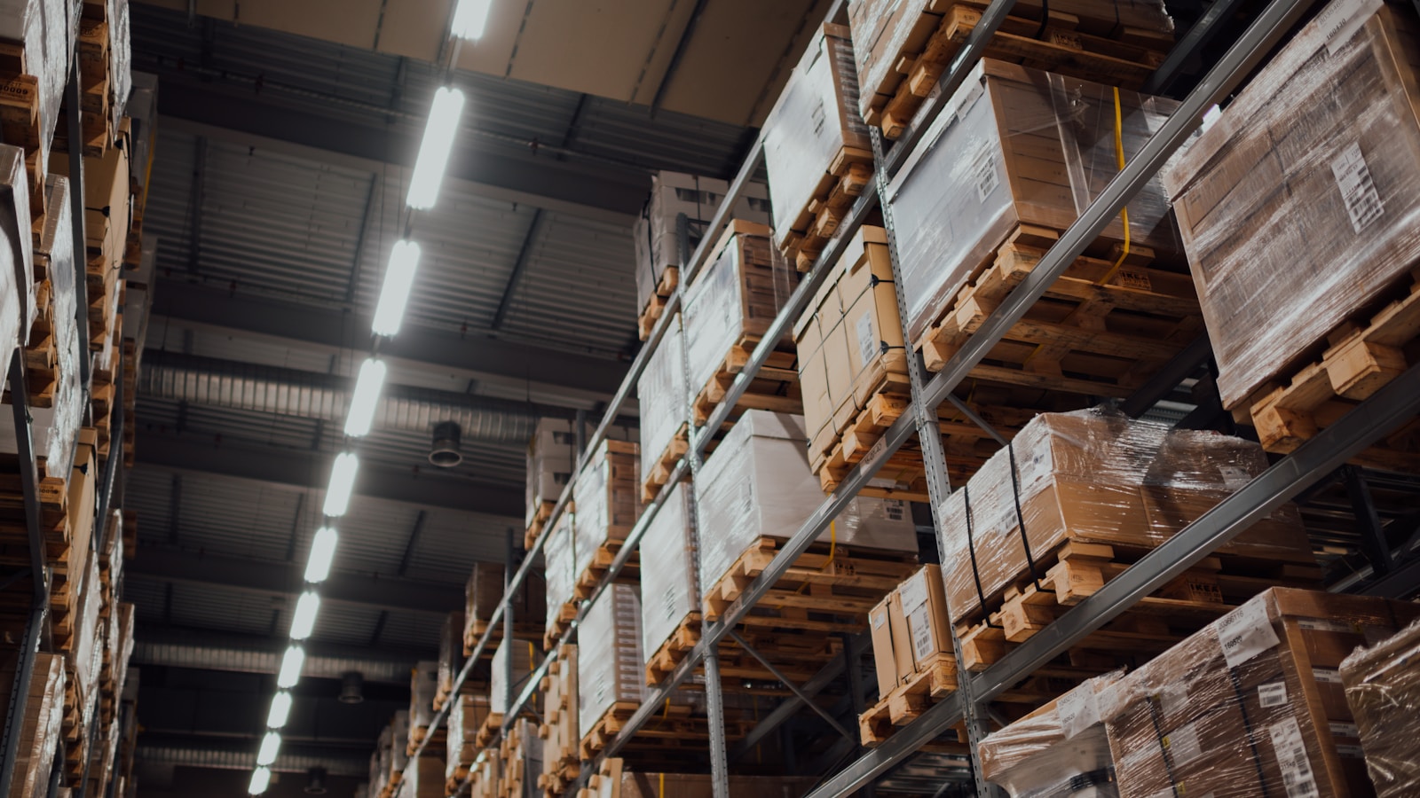 Racks con trazabilidad: certificaciones CTPAT/OEA para el exportador