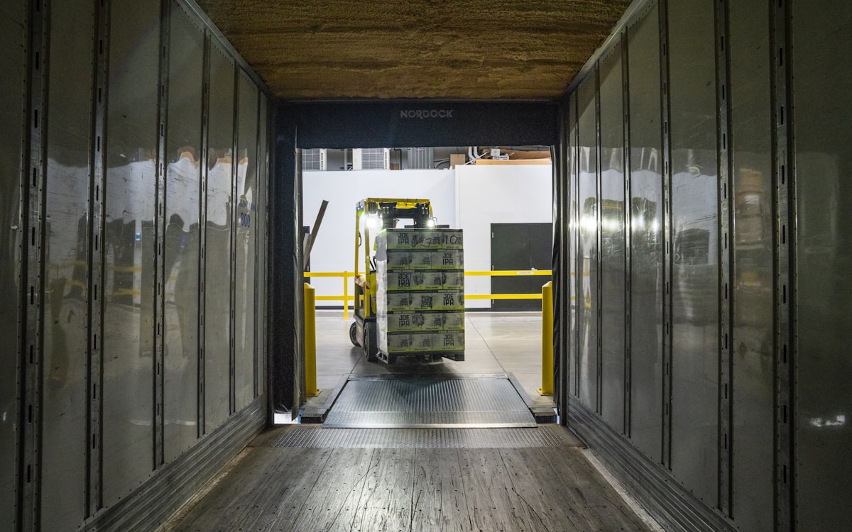 Hub logístico con operación de terceros: 3PL en patio